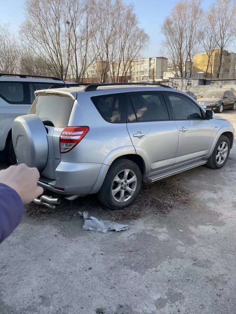 太原11年豐田RAV48