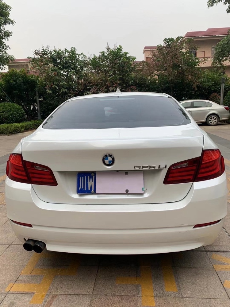 中山13年宝马5系3