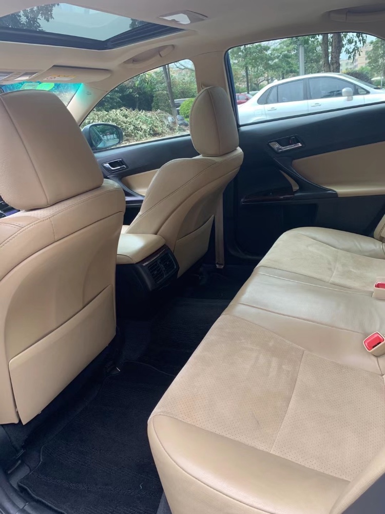 中山14年丰田锐志6