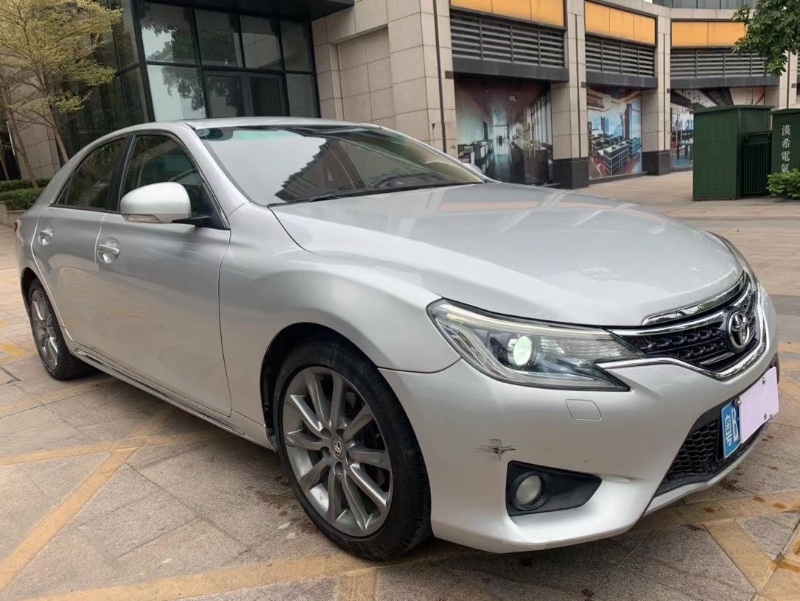 中山14年丰田锐志2