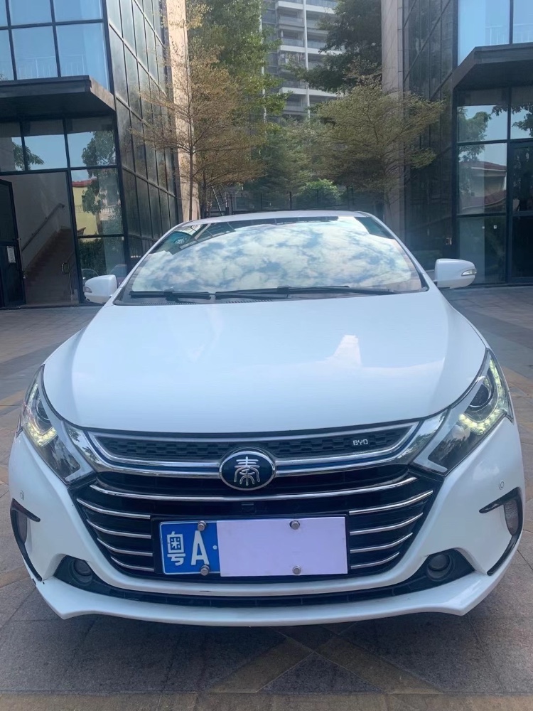 中山17年比亚迪秦1