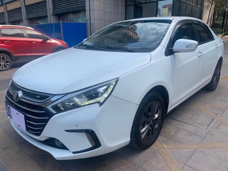 中山17年比亚迪秦2