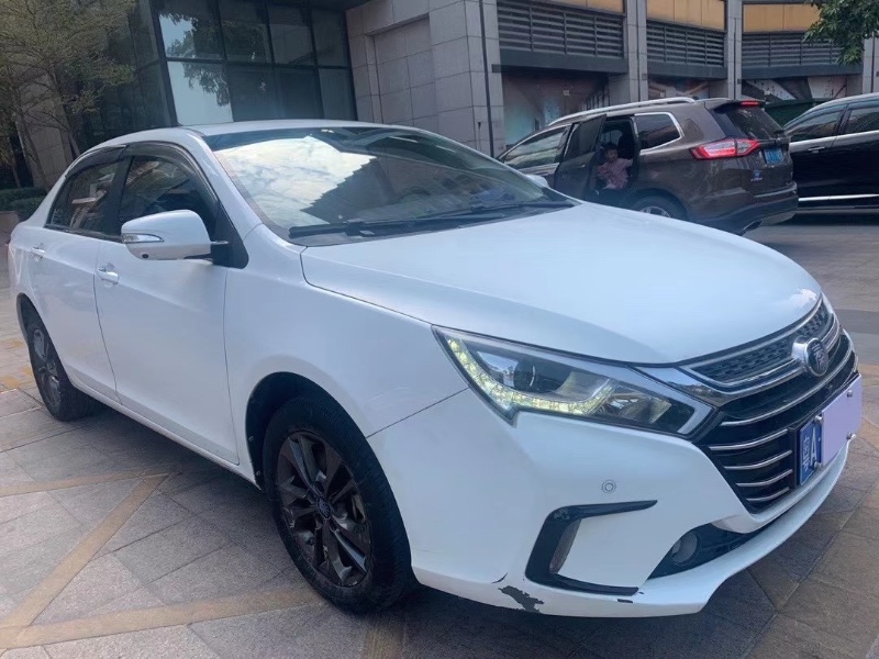 中山17年比亚迪秦4