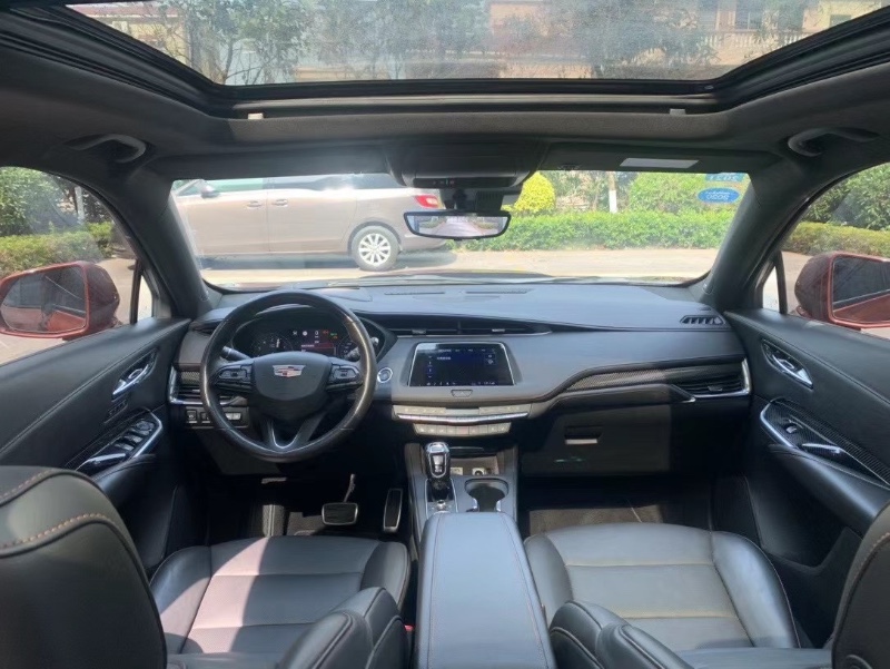 中山19年凯迪拉克XT45