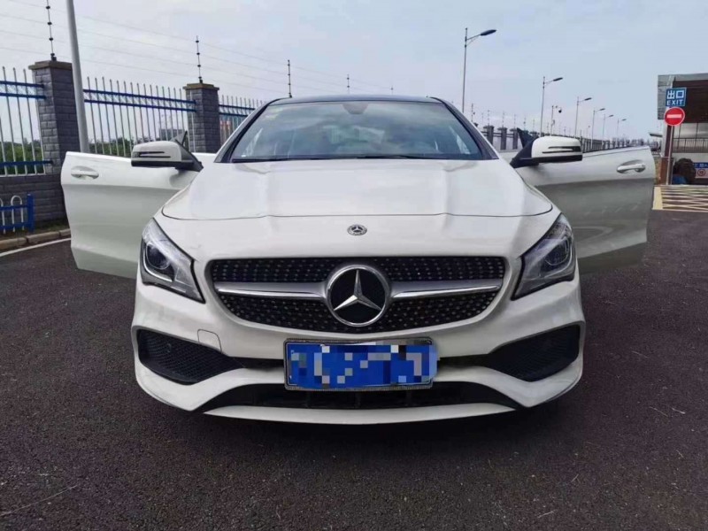 恩施18年奔馳CLA1