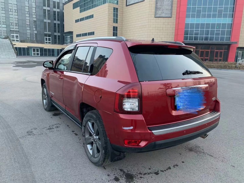 濟寧15年Jeep指南者7