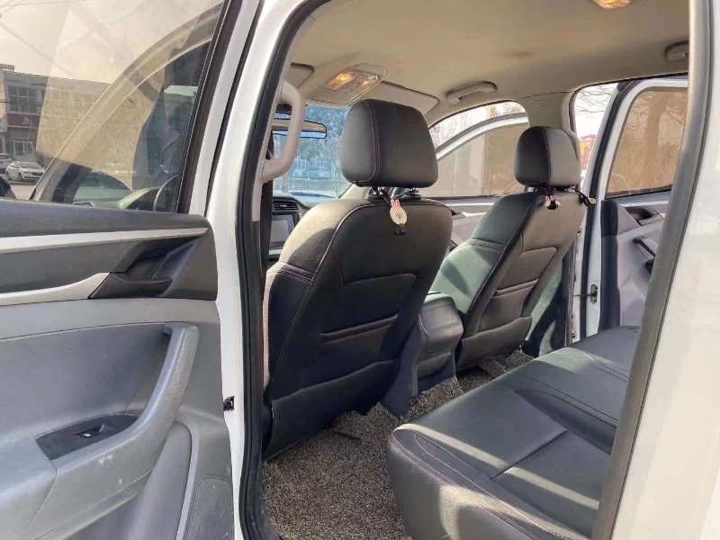 烟台18年大通伊思坦纳4