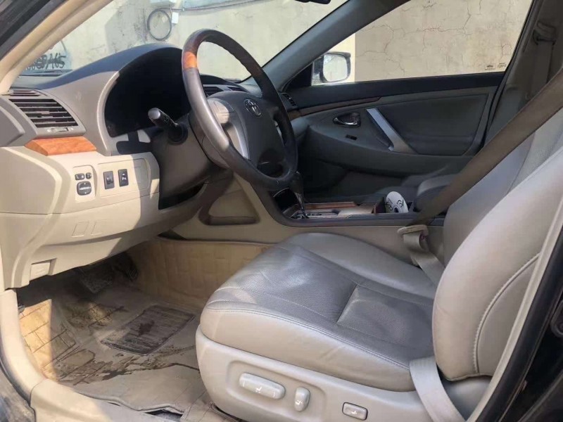 青岛11年丰田凯美瑞4