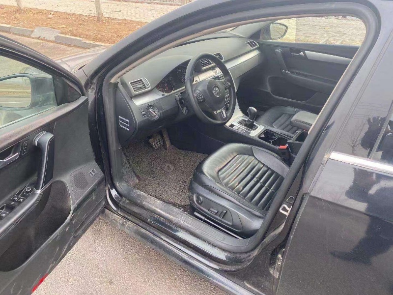 济南16年大众迈腾5