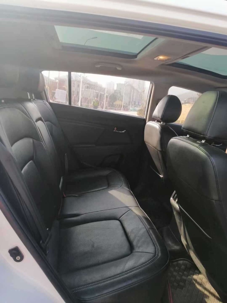 济南15年起亚智跑4