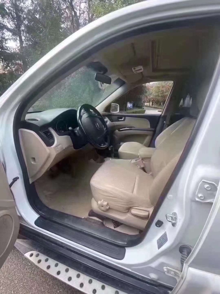 青岛14年起亚狮跑4