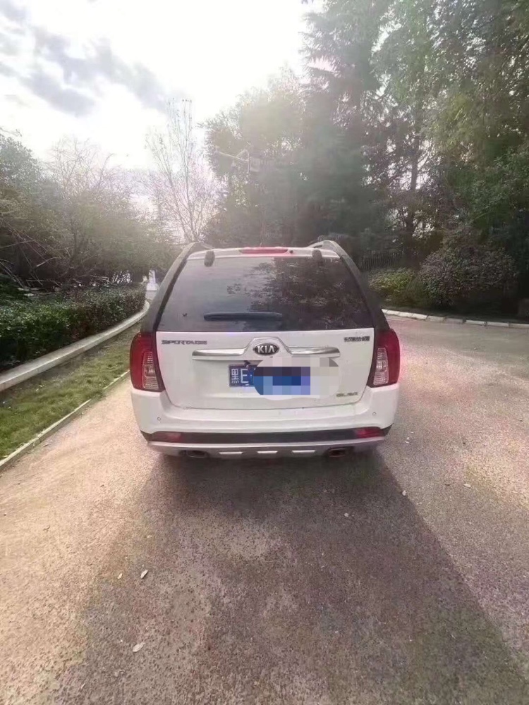 青岛14年起亚狮跑9