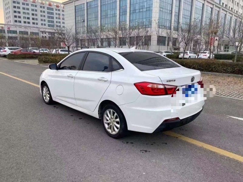 潍坊15年长安汽车悦翔V73