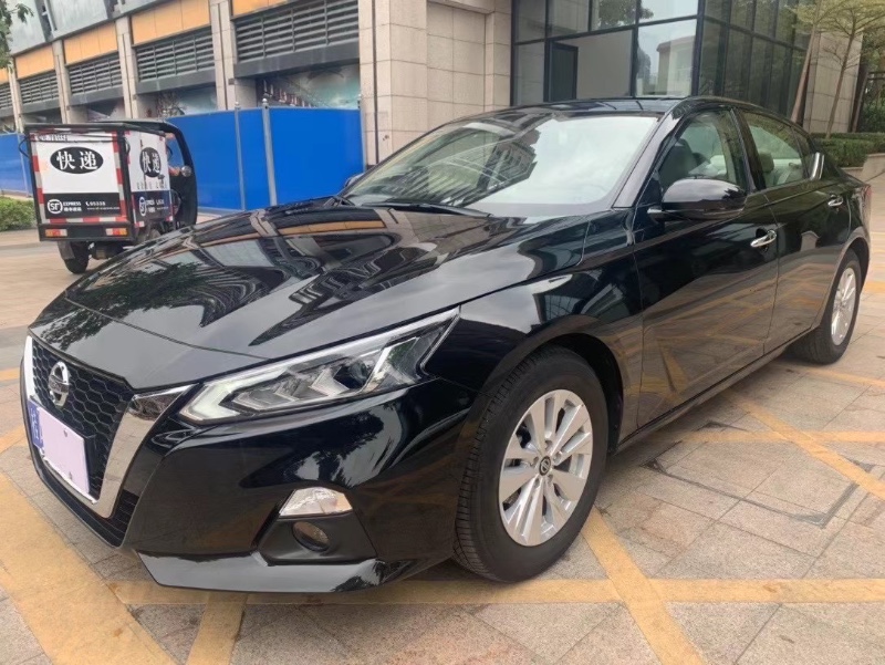 中山20年日产天籁5
