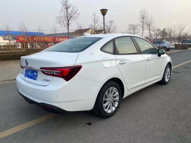 潍坊21年别克威朗8