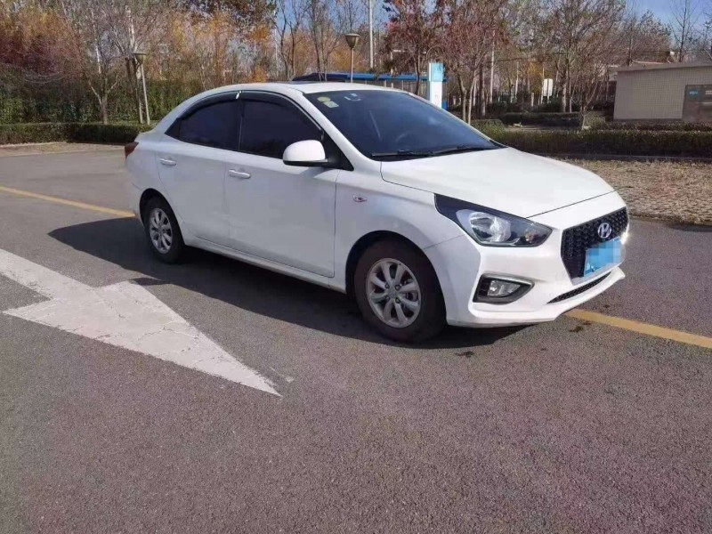 潍坊18年现代瑞纳2