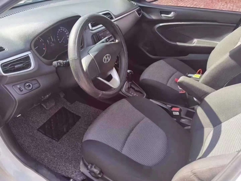 潍坊18年现代瑞纳4