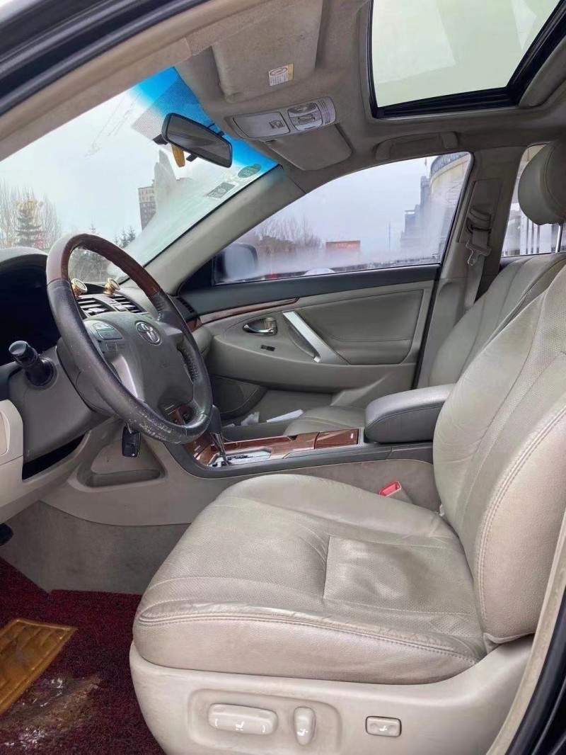 北京13年丰田凯美瑞8