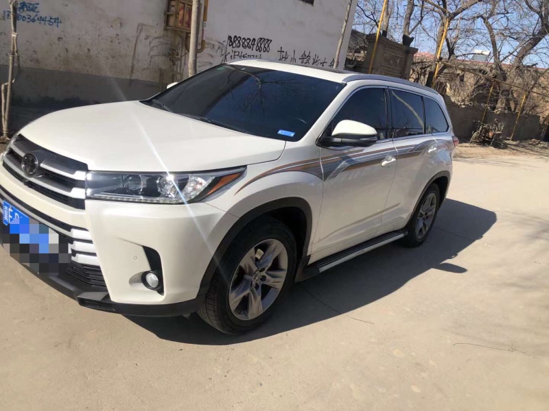 保定18年丰田汉兰达3