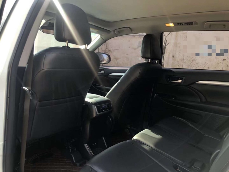 保定18年丰田汉兰达9