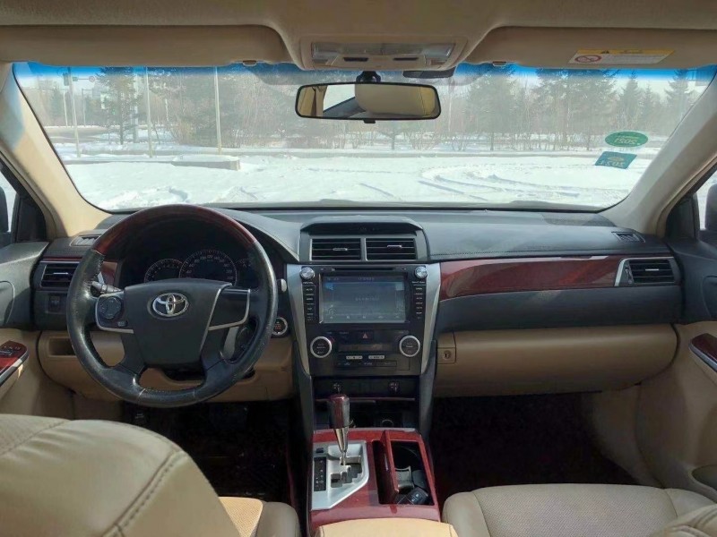 北京14年丰田凯美瑞7