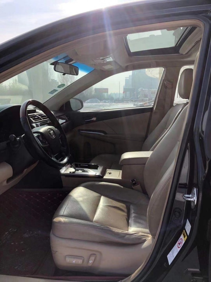 北京14年丰田凯美瑞8