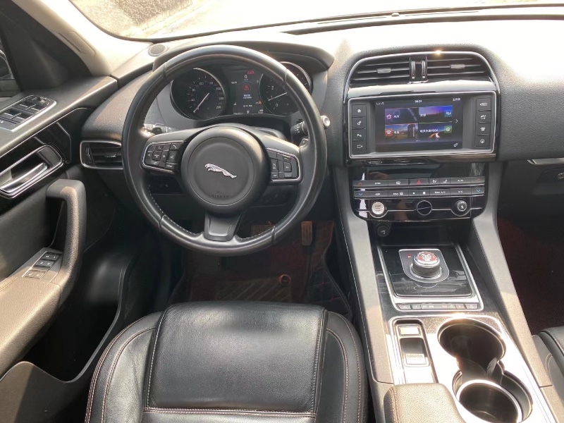 中山17年捷豹F-PACE6