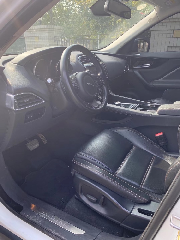 中山17年捷豹F-PACE5