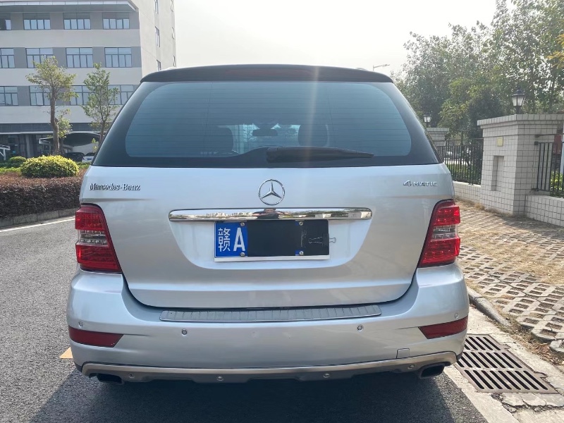 中山09年奔驰ML4