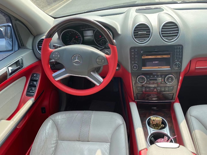 中山09年奔驰ML5