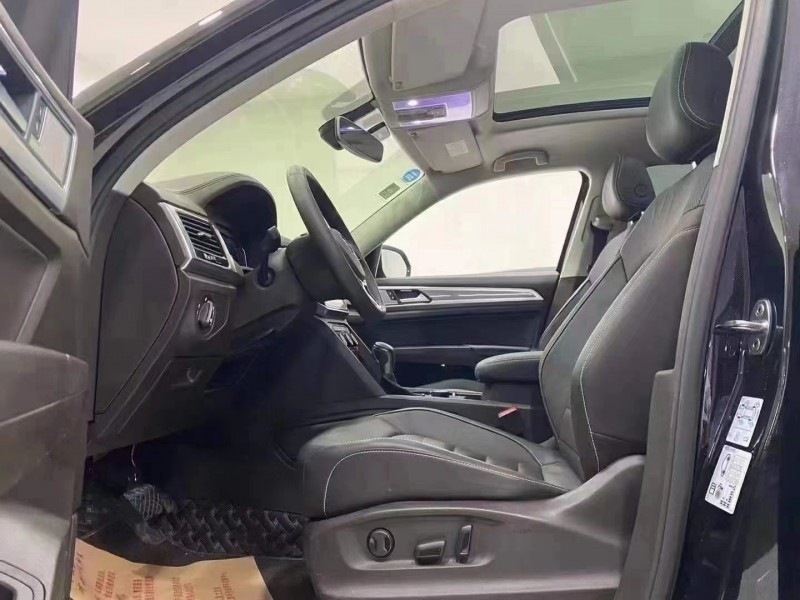 成都19年大众途昂6