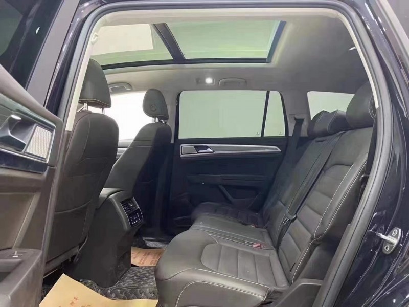 成都19年大众途昂4