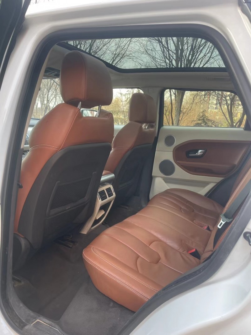 邢台12年路虎揽胜极光(进口)7