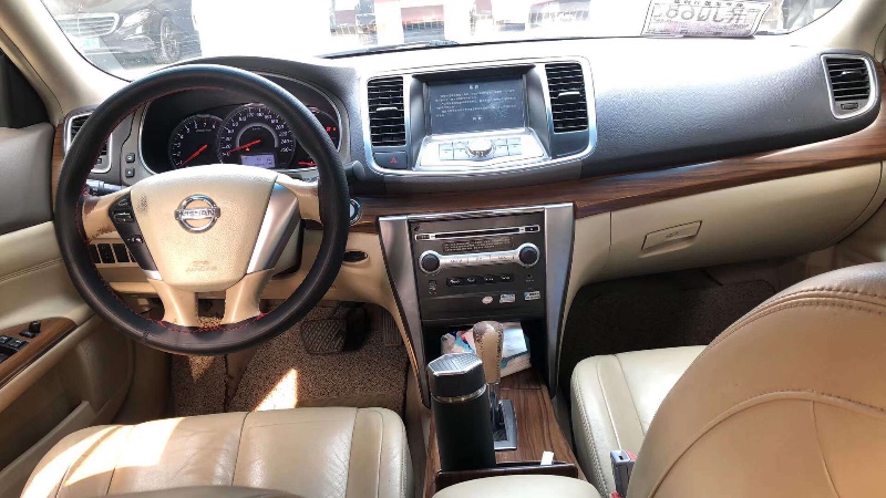 北京12年日产天籁4