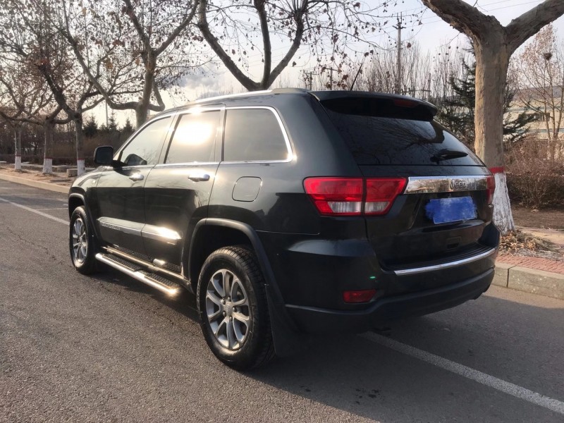 唐山11年Jeep大切諾基4