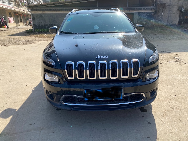 衡陽16年Jeep自由光1