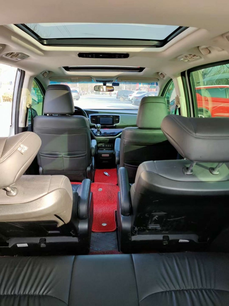 济宁19年本田艾力绅2