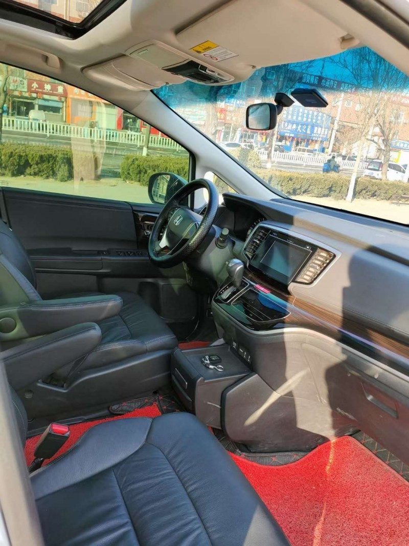 济宁19年本田艾力绅1