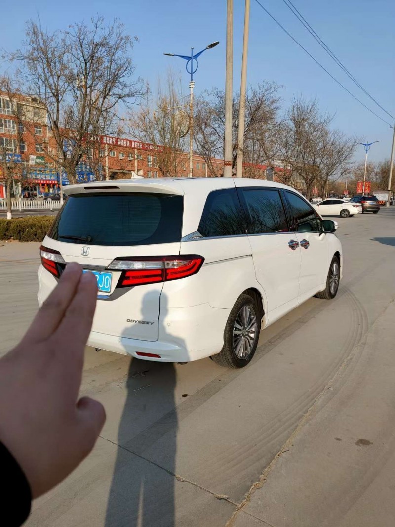 济宁19年本田艾力绅7