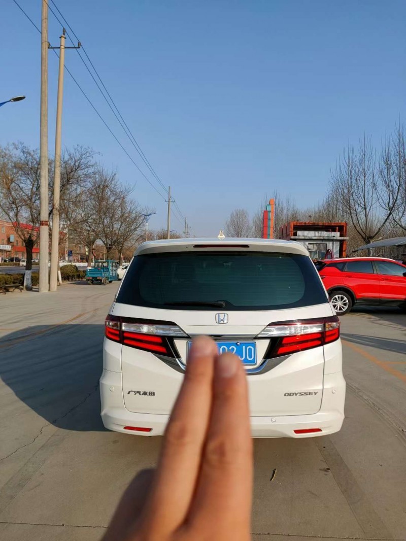 济宁19年本田艾力绅8