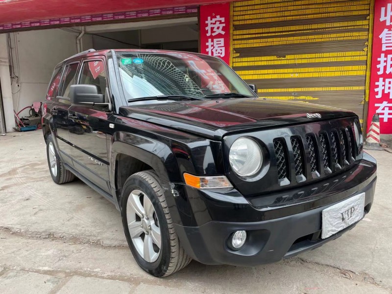 重慶13年Jeep自由客8