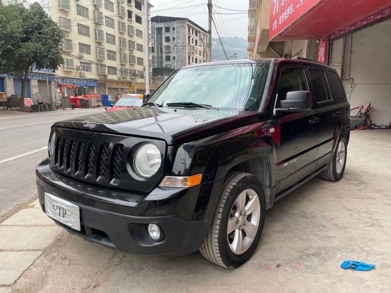 重慶13年Jeep自由客5