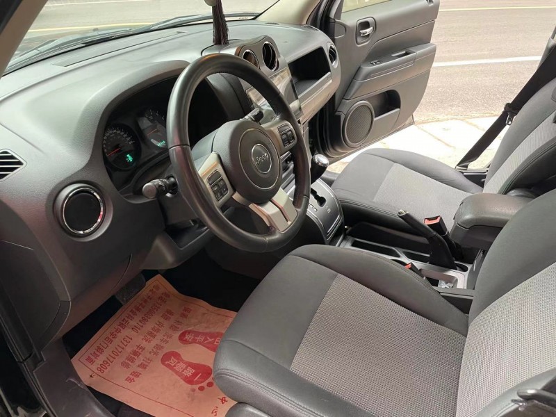 重慶13年Jeep自由客4