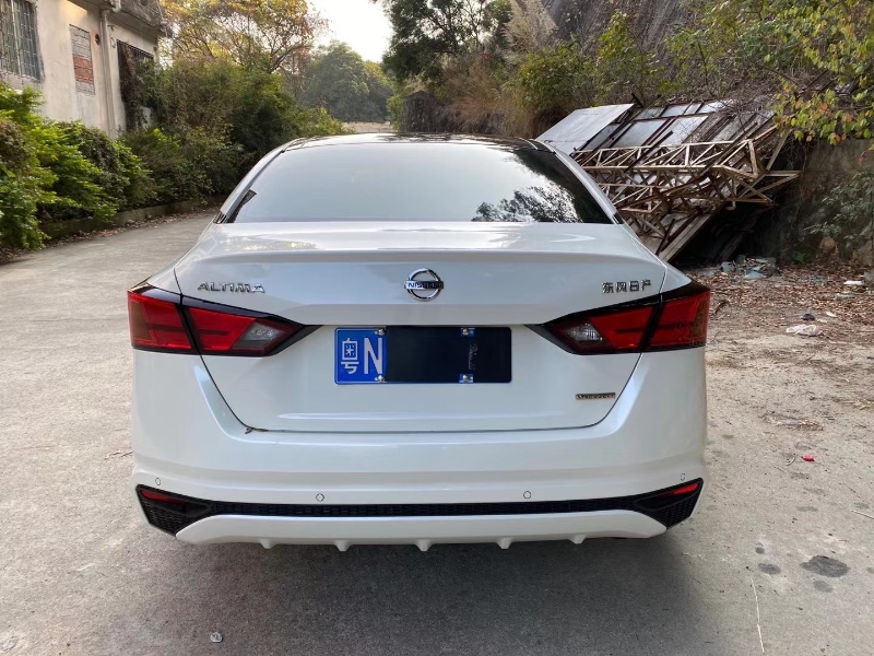 中山20年日产天籁4