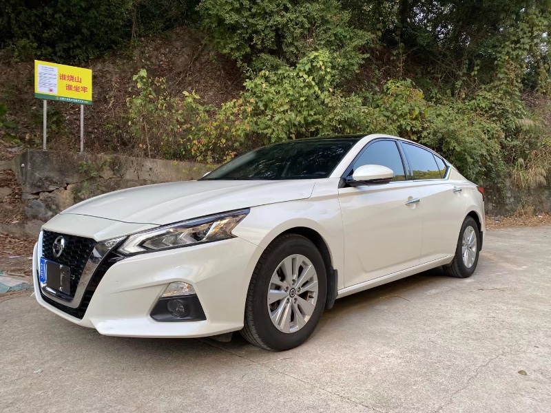 中山20年日产天籁2