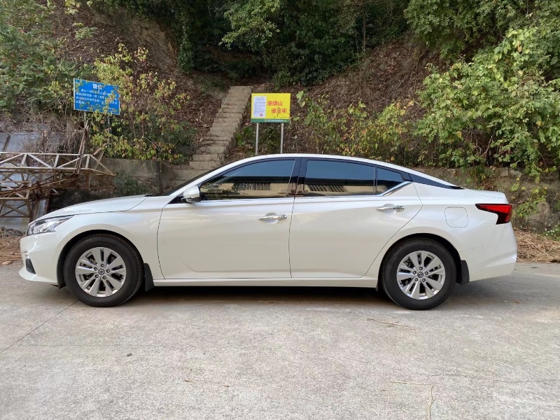 中山20年日产天籁3