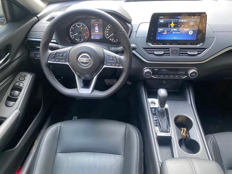 中山20年日产天籁5