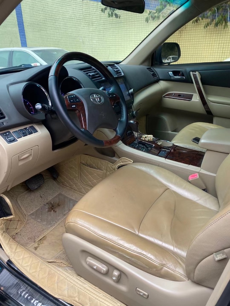 中山13年丰田汉兰达7