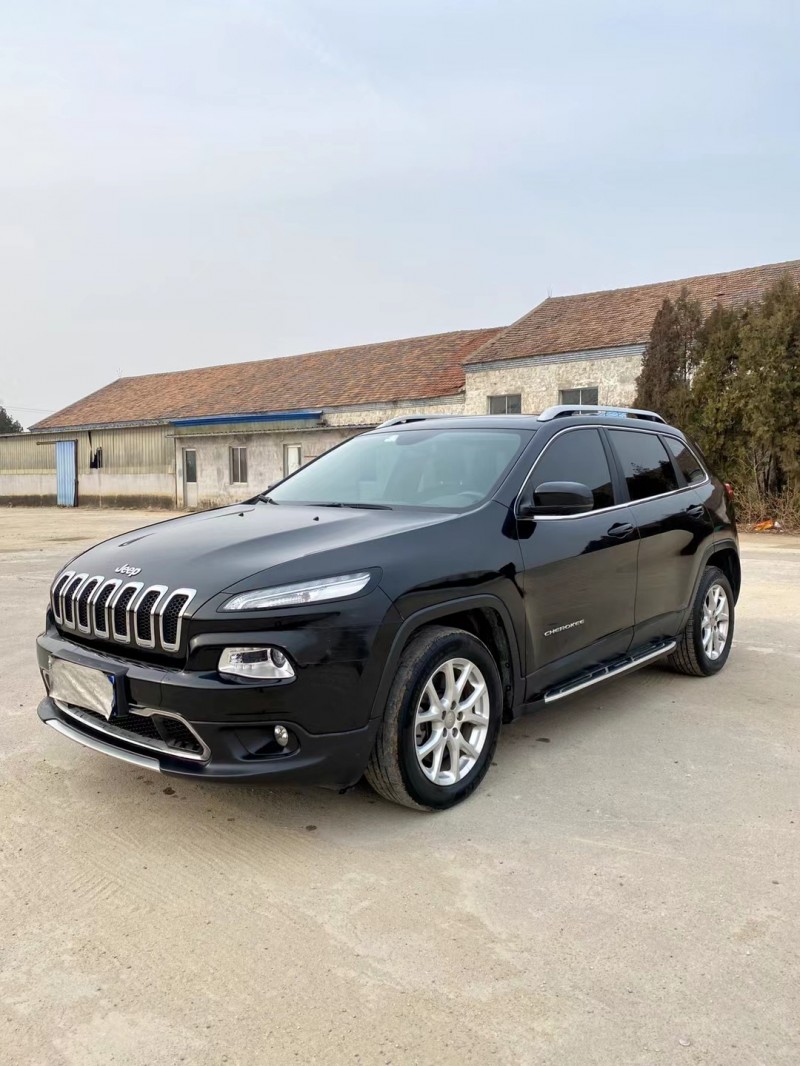臨沂18年Jeep自由光3