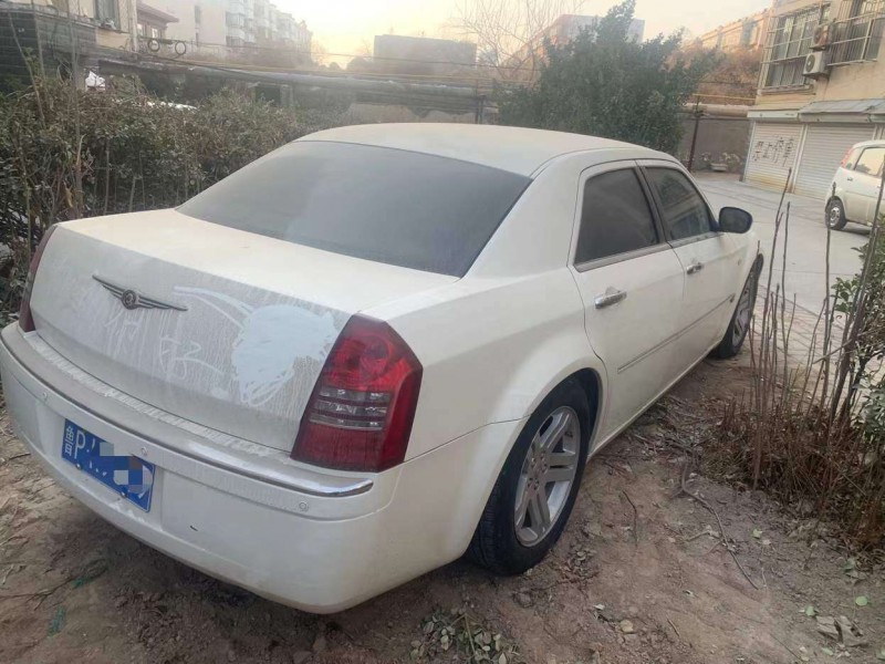 威海08年克萊斯勒300C5